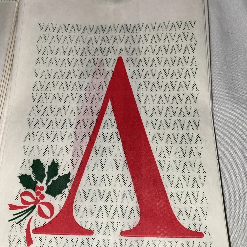 25 Vintage Avon 1993 Christmas Paper Bags 11 X 5.5 Inches. Read Description